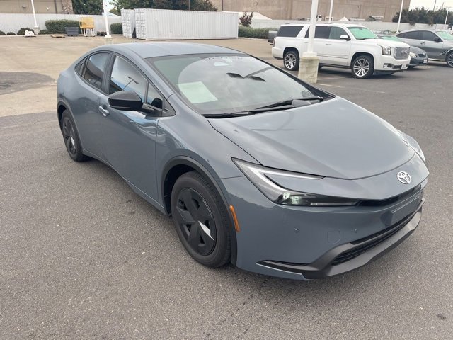 2024 Toyota Prius LE photo 3
