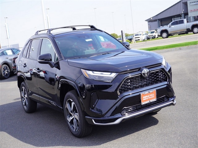 2025 Toyota RAV4 SE's photo