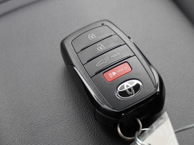 2026 Toyota Prius Plug-in Hybrid XSE Premium - Photo 18