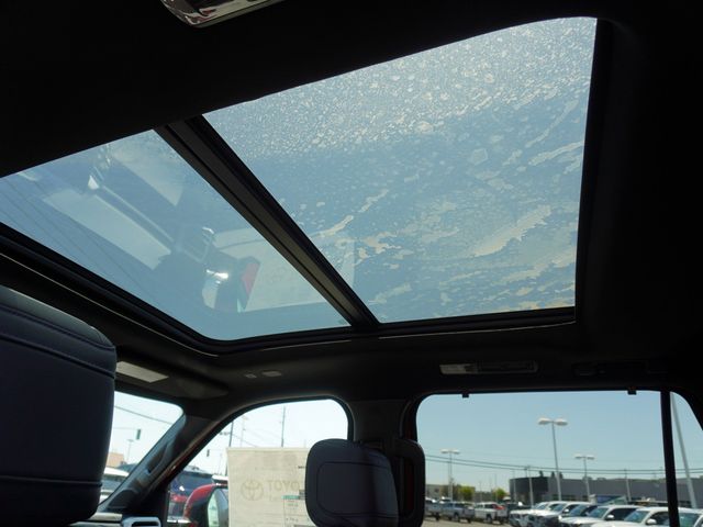 2025 Toyota Sequoia Platinum - Photo 18