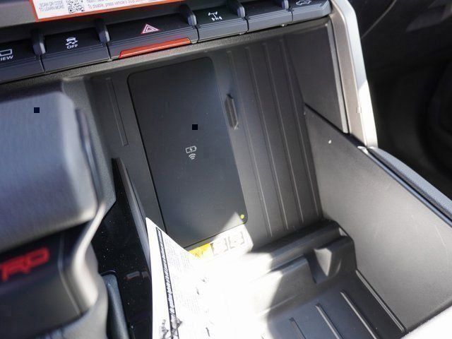 2025 Toyota Tundra Limited - Photo 28
