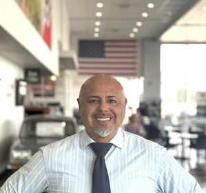 Staff member Manny Valtierra from ID_6654ef