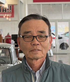 Staff member James Choi from ID_6654ef
