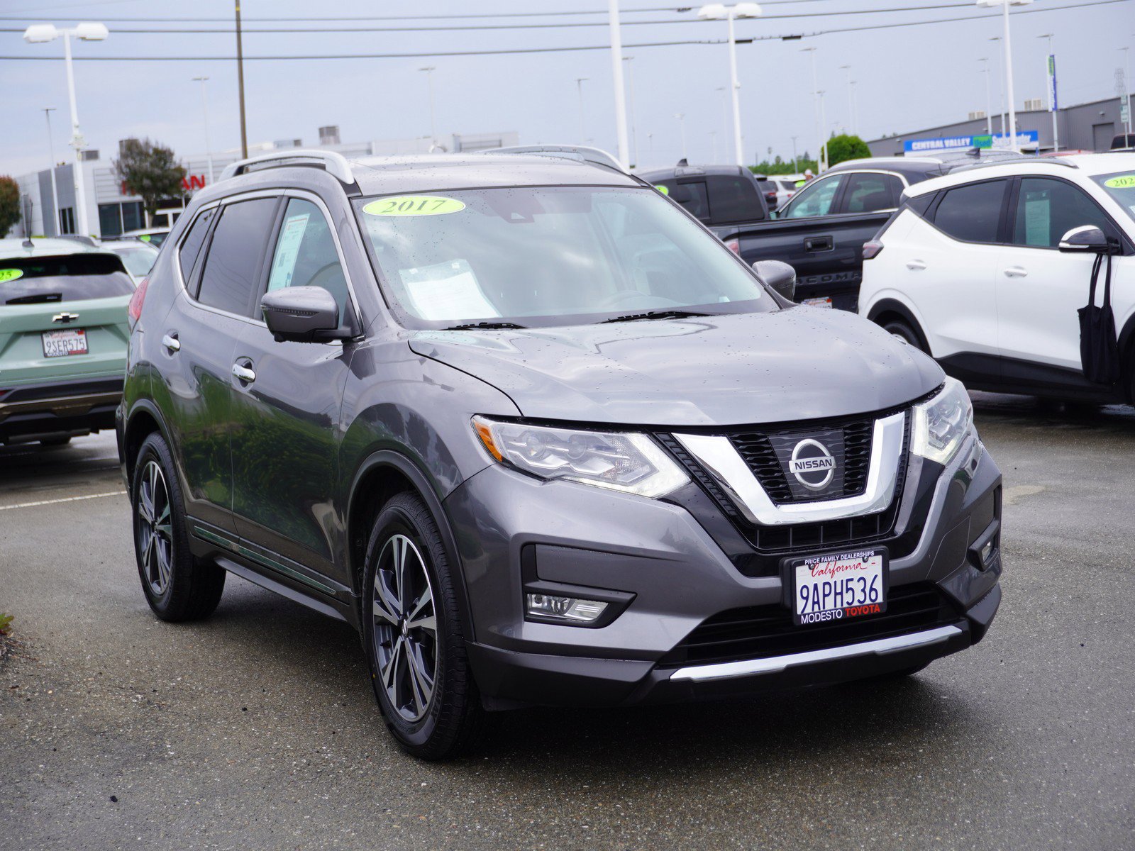 2017 Nissan Rogue SL FWD's photo