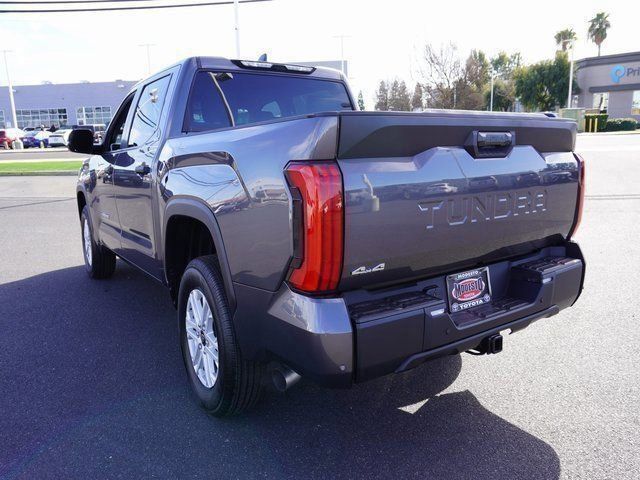 2025 Toyota Tundra SR5 - Photo 9