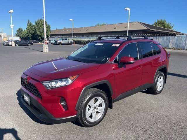 Used 2020 Toyota RAV4 XLE with VIN 2T3W1RFV6LW100487 for sale in Kansas City