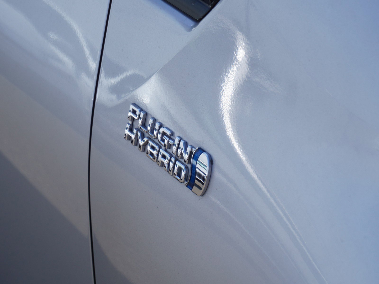 2017 Toyota Prius Prime Three photo 4