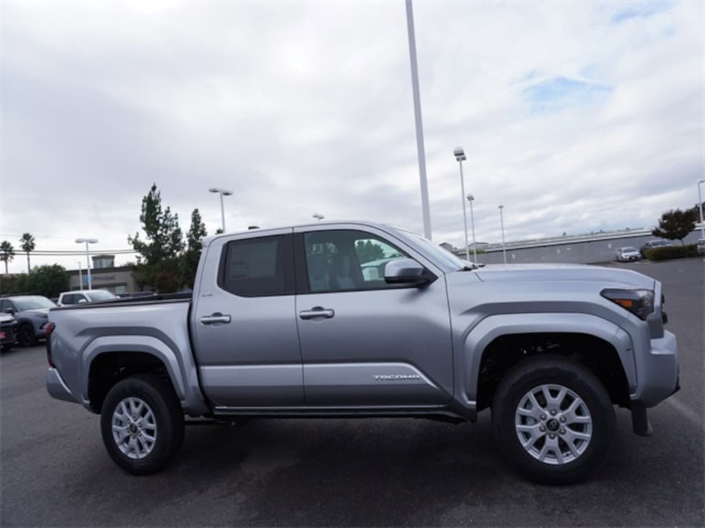 New 2025 Toyota Tacoma SR5 4X4 DOUBLE CAB