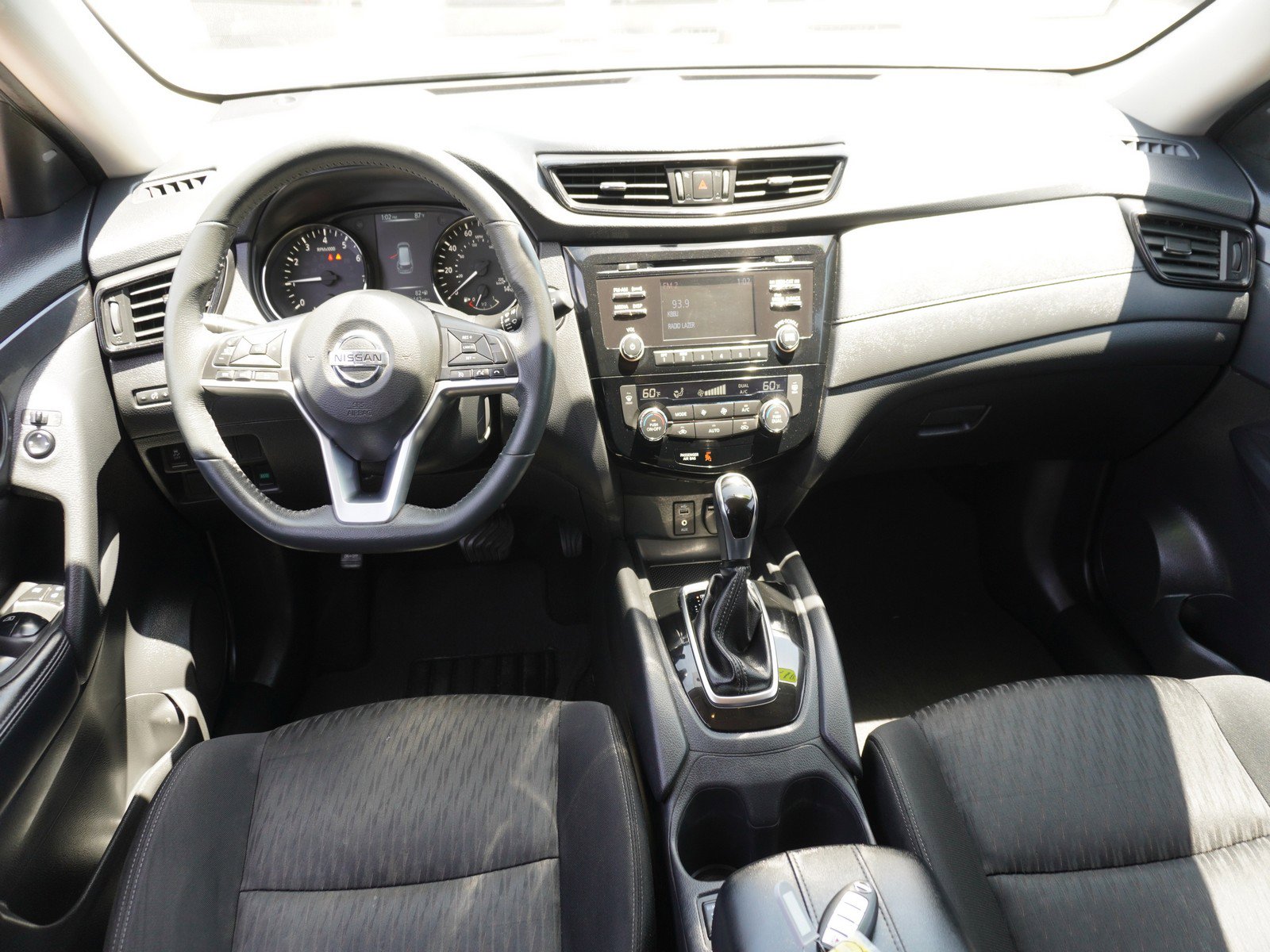 Used 2017 Nissan Rogue SV with VIN KNMAT2MT9HP587247 for sale in Modesto, CA