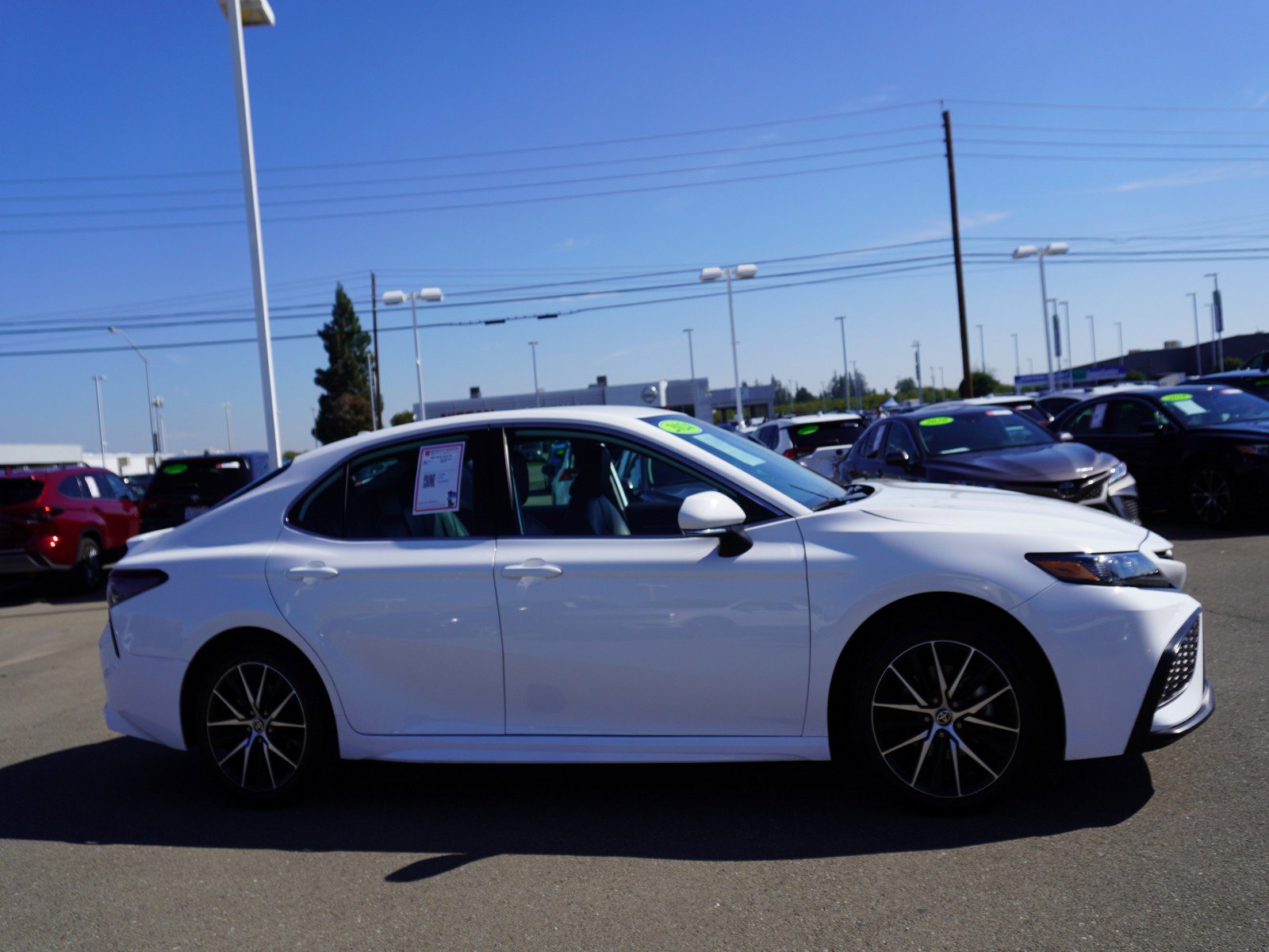 2024 Toyota Camry SE photo 4