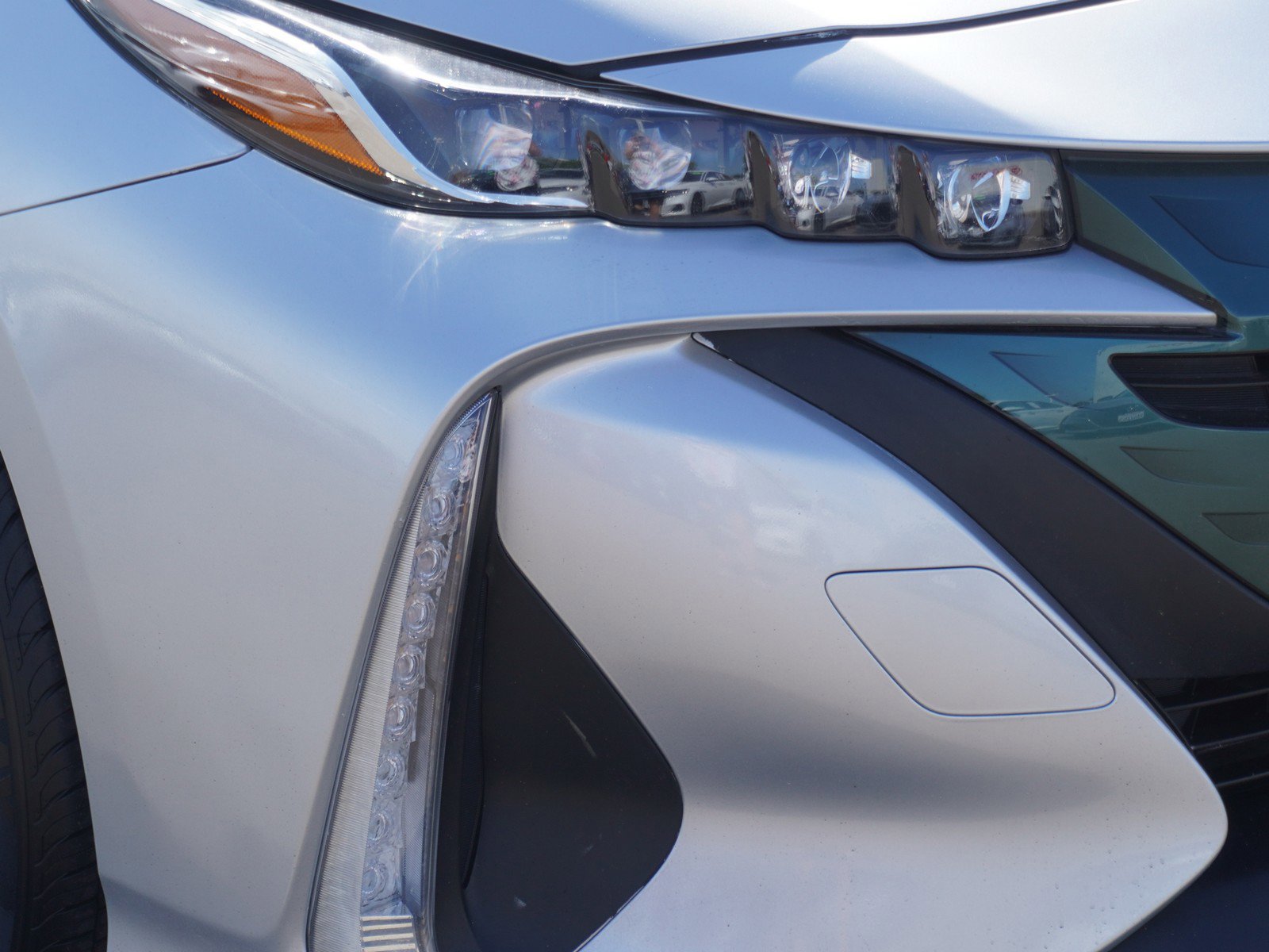 2017 Toyota Prius Prime Three photo 3