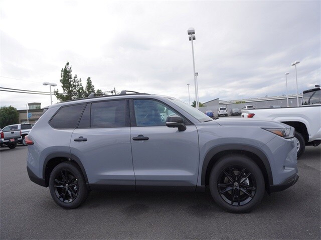 2026 Toyota Highlander Limited photo 2