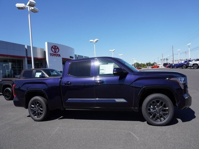 2025 Toyota Tundra Platinum CrewMax photo 4