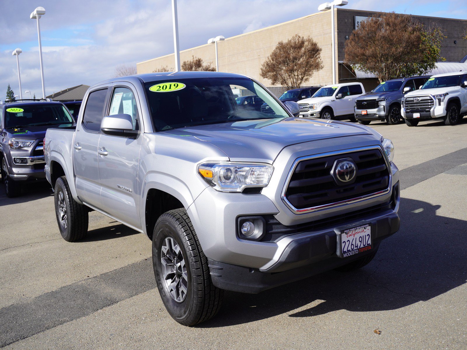 2019 Toyota Tacoma SR5's photo