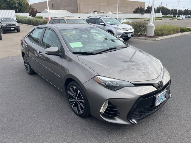 2017 Toyota Corolla SE photo 3