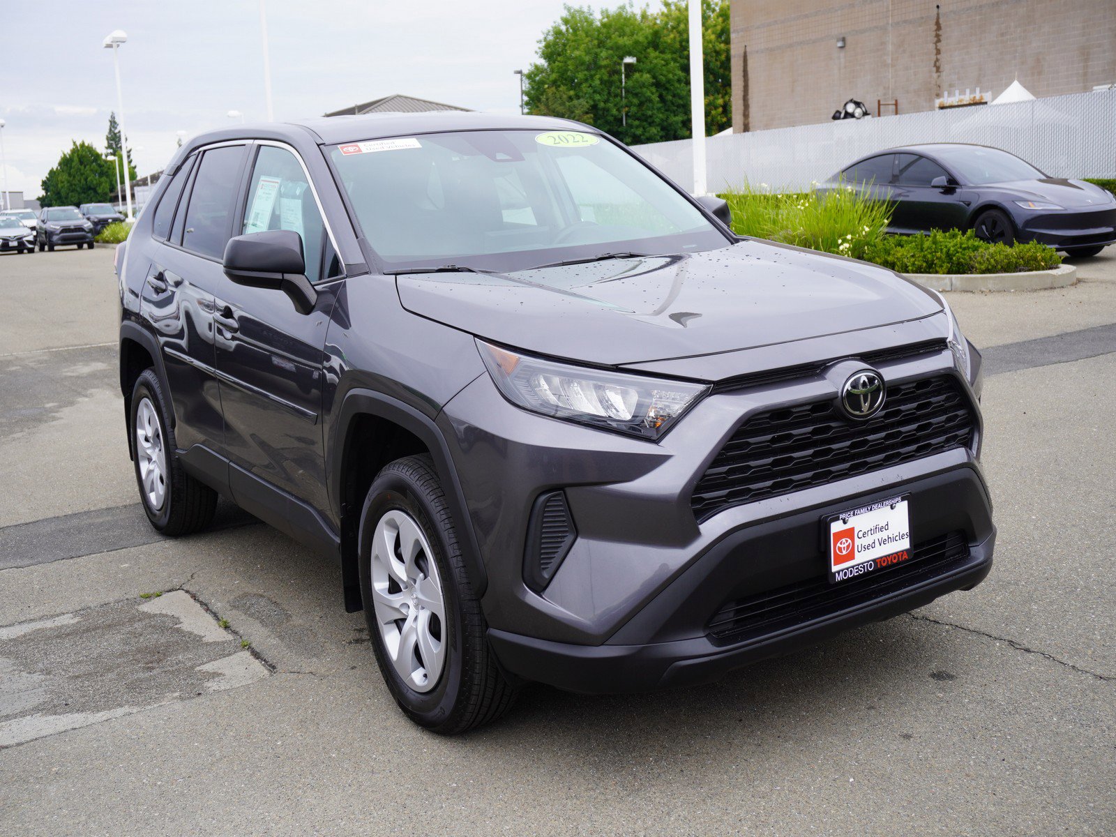 2022 Toyota RAV4 LE AWD's photo