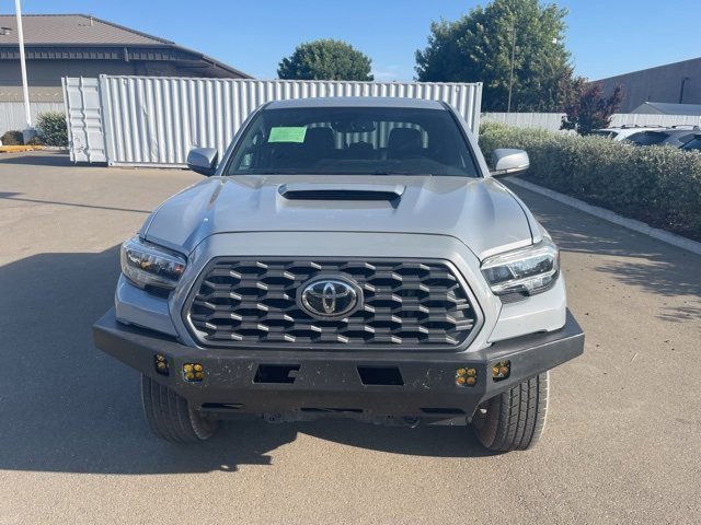 2020 Toyota Tacoma Double Cab photo 3
