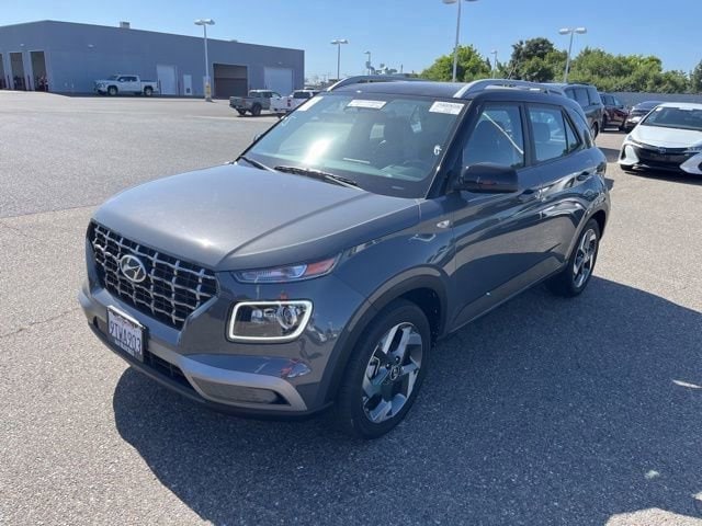 2024 Hyundai Venue Limited IVT's photo