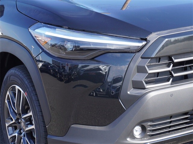 2026 Toyota Corolla Cross XLE photo 2