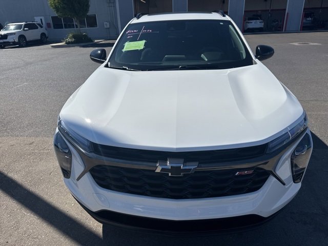2024 Chevrolet Trax photo 3