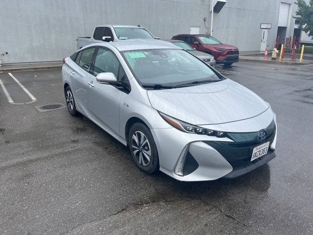 2017 Toyota Prius Prime photo 3