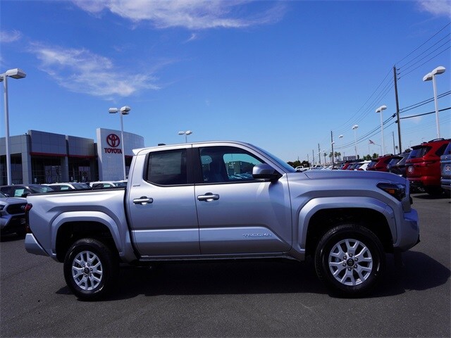 2025 Toyota Tacoma SR5 4x4 Double Cab photo 4