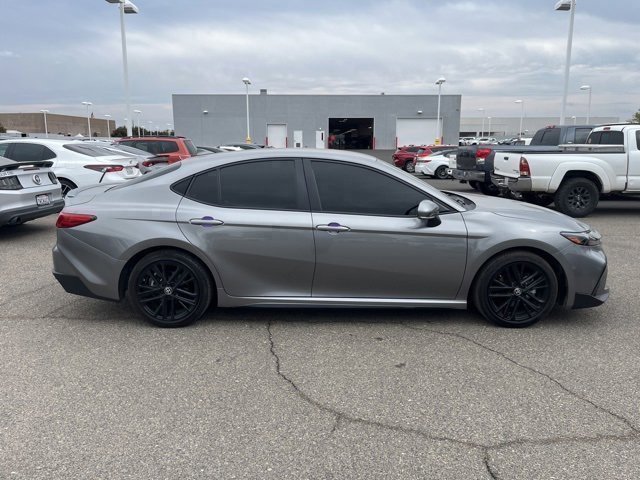 2025 Toyota Camry SE photo 4