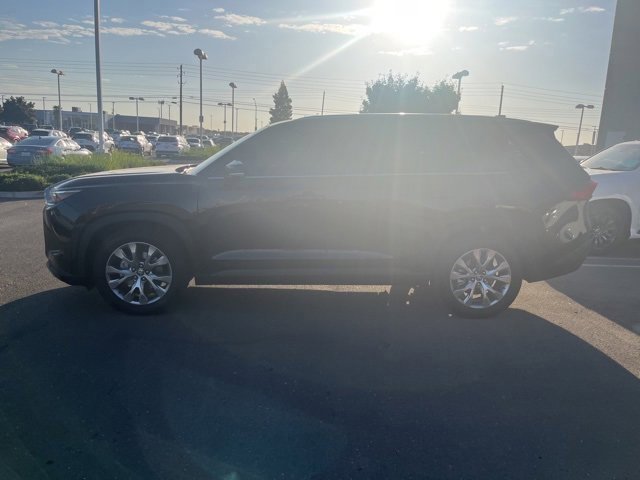 2024 Toyota Grand Highlander Limited photo 2