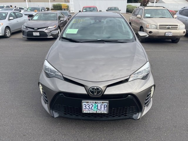 2017 Toyota Corolla SE photo 2