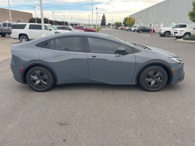 2024 Toyota Prius LE photo 4