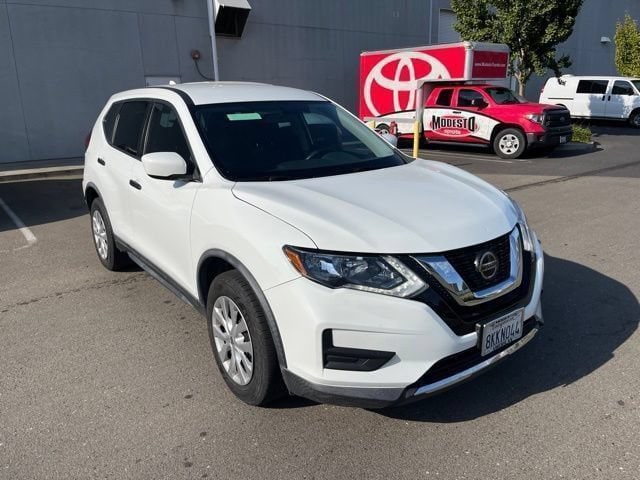 Used 2018 Nissan Rogue S with VIN KNMAT2MVXJP501709 for sale in Modesto, CA
