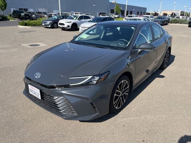 2025 Toyota Camry XLE AWD Hybrid's photo