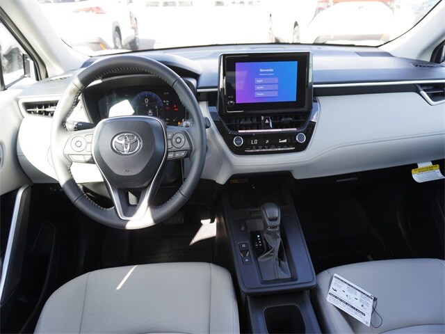 2026 Toyota Corolla Cross LE photo 2