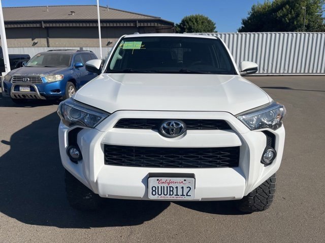 2018 Toyota 4Runner SR5 photo 2