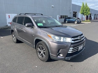 Used 2019 Toyota Highlander LE I4 SUV for sale in Modesto, CA