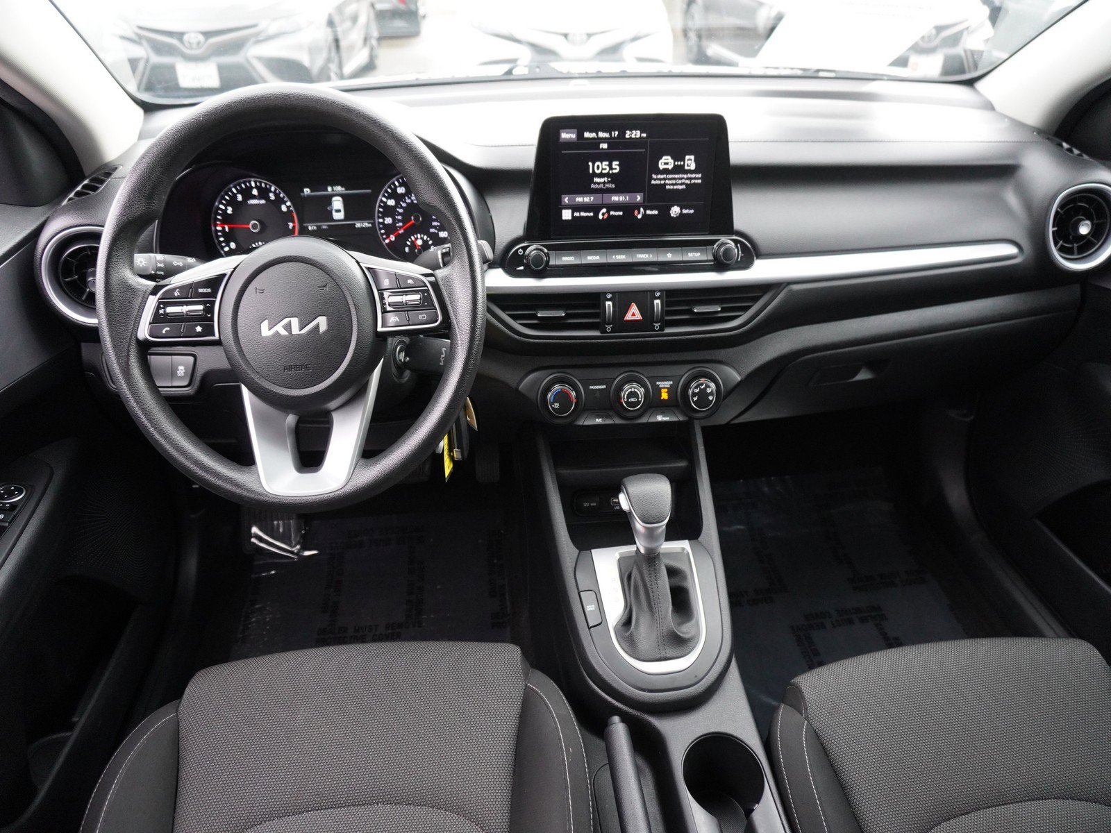 2022 Kia Forte LXS photo 2
