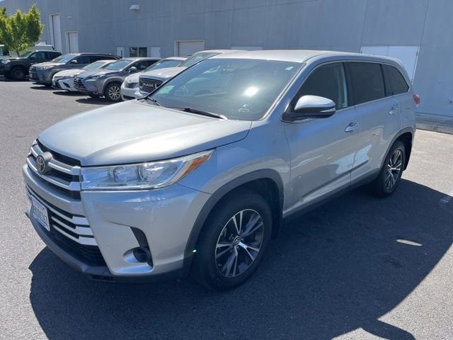 2019 Toyota Highlander LE 4x4 V6's photo