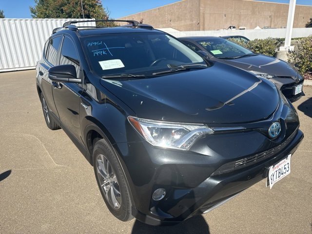 2018 Toyota RAV4 Hybrid XLE photo 3