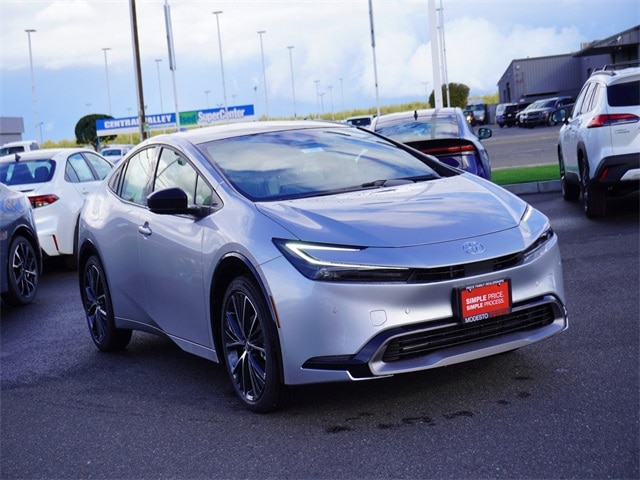 2026 Toyota Prius XLE's photo