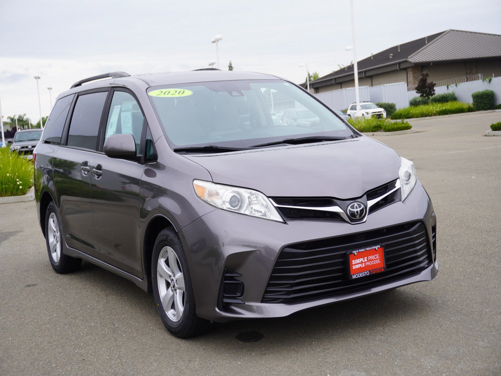 2020 Toyota Sienna LE V6 8-Passenger FWD's photo