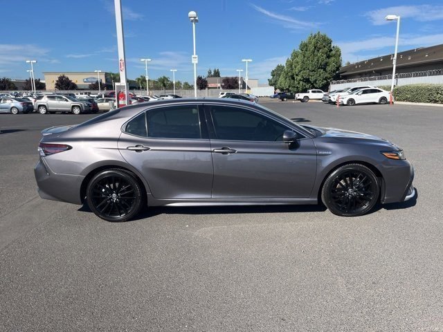 2021 Toyota Camry Hybrid XSE photo 4