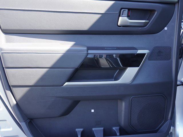 2025 Toyota Tundra Limited - Photo 15