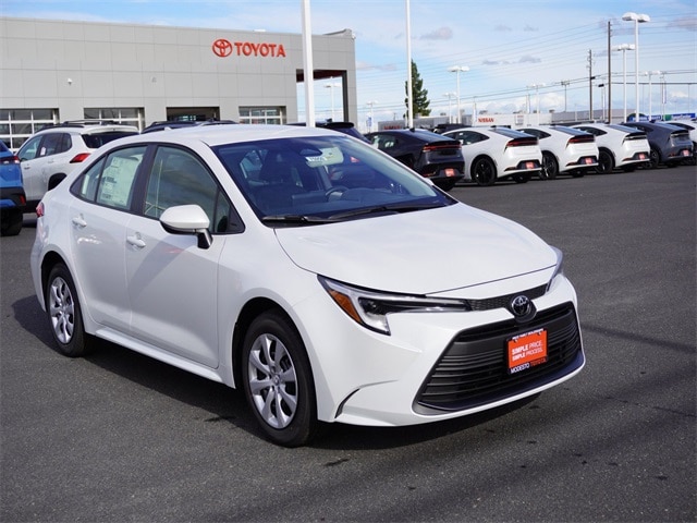 2026 Toyota Corolla LE's photo