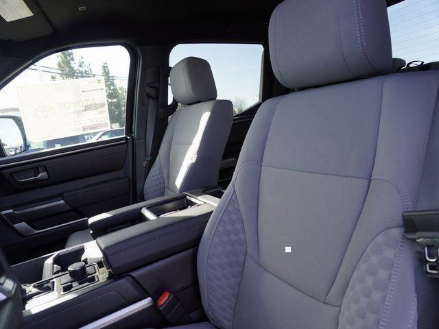 2025 Toyota Tundra SR5 - Photo 23