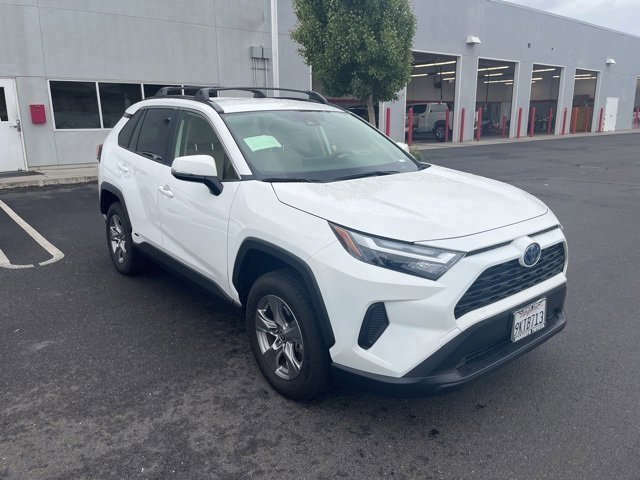 2024 Toyota RAV4 LE photo 3