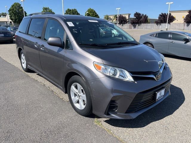 2020 Toyota Sienna LE V6 8-Passenger FWD's photo
