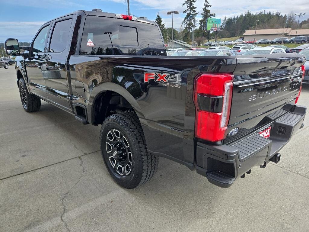 2025 Ford F-250 Platinum photo 2