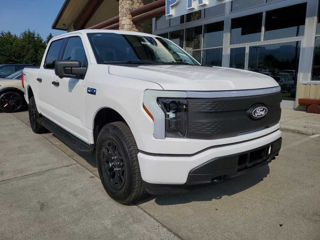 2025 Ford F-150 Lightning Crew Cab 
