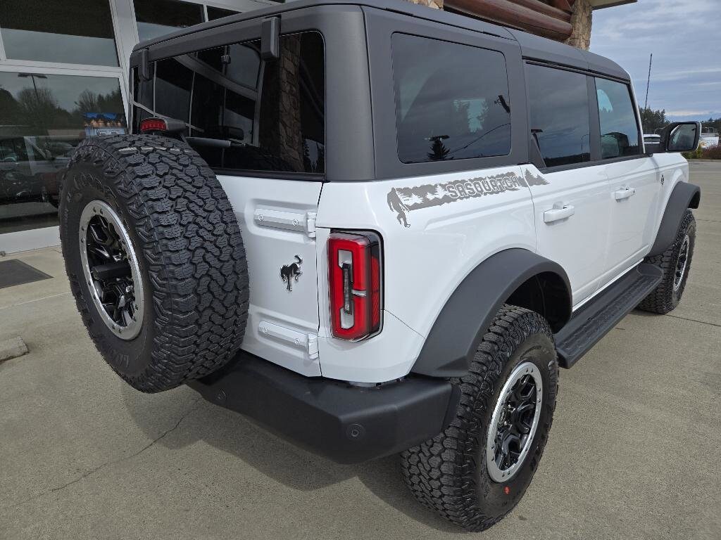 2025 Ford Bronco Outer Banks photo 4