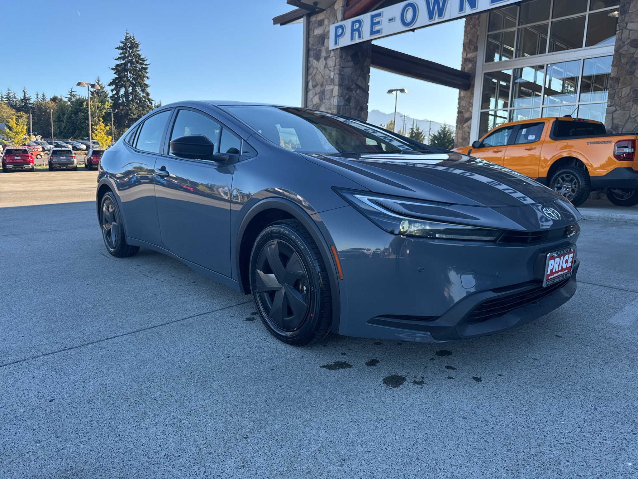 2025 Toyota Prius LE